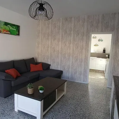 Amplio Apartamento Con Terraza Privada, Piscina Compartida En Arico *